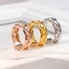 Gioielli con motivo a reticolo di design Anello con motivo a quadri in acciaio inossidabile Argento Anelli con grani di ananas in oro rosa Donna Uomo Losanga Coppia Accessori di gioielli classici Commercio all'ingrosso