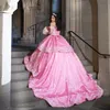Cendrillon Rose Quinceanera Robes Robe De Bal Pour Sweet 16 Robe 3D Fleurs Perles Satin Anniversaire Robes De Bal Robes De 15 Anos