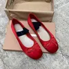 Bowtie Ballet Flats Tasarımcı Ayakkabı Kadın Kırışıklar Kırmızı Mullershoes Walkflat Ayakkabı Elbise Sevgililer Yaz Cazibesi Yürüyüş İpek Klasik Konfor Lüks