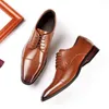 Sapatos de vestido 2022 Novos sapatos de couro para homens vestidos de negócios de trabalho único no local de trabalho Trendência 220811