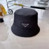 Diseñador de sombrero de cubo moda