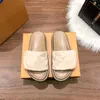 Zapatillas en relieve para mujer Diseñadores Piscina Almohada Pisos Sandalias Moda Dama Nuevas zapatillas Ocio Zapatos de playa Sandalias de cuero al aire libre Diapositivas