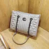 Designer handväska för kvinnor Original mode Nytt märke Stor kapacitet Läderbokstäver Shoppingväska Tygväska G220810