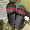 Designer Slides Herrkvinnor tofflor Summer Sandals Beach Slide Plat Platform Ladies Sandali Badrum Hemskor Flip Flops Striped3019466