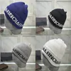 Beanies de marca cálida para mujeres Men Diseñador de invierno Tapas de punto de punto de hundimiento Luxury Beanie Street Hats Bonnet Black White Skull Cap
