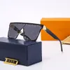 Designer Lou Vut Luxury Cool Solglasögon Retro Shield Lens Plate Square Face Covering Shape Matte Full Frame Print Studs Temple Patterns Eyewear With Original Box