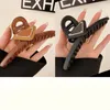 2 pcs Luxury Fashion Fermens Designer Clips Hair Claws Big Square Crabs Clip Accessoires Hairpin pour femmes P Letter Bandwand W7259466