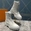 Stivaletti da donna bianchi di design Tarpaulin Cowskin Stringati a metà polpaccio Scarpe CASUAL di qualità comode e calde Stivaletti da neve Punta arrotondata fondo piatto Martin Boot 35-41