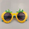 Новые детские милые мультяшные солнцезащитные очки для мальчиков и девочек, милые декоративные солнцезащитные очки в виде клубники, детские модные солнцезащитные очки