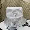 모조 다이아몬드 장식 야외 모자 여성 여름 선 스크린 모자 삼각형 배지 넓은 챙 모자 태양 보호 모자