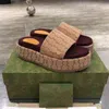 Designer Slide Dam G Sandaler Herr Tofflor Flip Flops Lyx Platt Tjockbottnad Broderi Tryckt Jelly Gummi Läder Dam Dr ShoesXU71