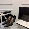 Hög häl klänningskor kvinnor sandaler mens lyxdesigner sommar sexiga sandaler läder lägenheter mode presbyopia strandbälte box tofflor