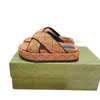 Wysokiej jakości najlepsze kobiety designerskie sandały haftowe kapcie mody plaż gęsta platforma pantofla alfabet lady sandałowe skórzane slajdy