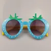 Novos óculos de sol infantis fofos para crianças, meninos e meninas, adoráveis guarda-sóis decorativos de morango para bebês, óculos de sol fashion
