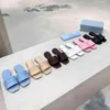 Sandalen dames flats hiel kalfsleer slip-ons ronde tenen slippers hakken sandaal flip-flops satijnen lederen slipper gewatteerde nappa