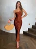 Kvinna Solid Backless Satin Tube Top Dress Sexig Tight Nattklubb Hot Girl Clothings 2022 Sommarmode Axelbandslös Slim Klänning T220816