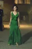 Vestido de noite verde de Keira Knightley Emerald na expiação Silk Chiffon vintage Sexy Spaghetti Backless Pleed Dress