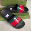 Gummi designer glider platta sandaler för män kvinnor tiger bi blommor mode klassisk original sandal sommarstrand toffel med låda
