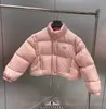 Frauen Designerjacken Winter Mode -Down -Mantel mit Buchstabenabzeichen Pailletten für Damenjacke Särme entfernbare Streetwear Parkas Coats Multi Styles