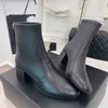 Hochwertige Stiefeletten aus echtem Schafsleder, neue vielseitige, quadratische Ferse, 5 cm runde Zehen, kurze Stiefel, dicker Absatz, Reißverschluss hinten, modische Damenstiefel 2317