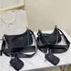 Nylon-Hobo-Tasche Crossbody-Handtasche Axillartaschen Kettenhandtaschen Münztasche Zweiteiliges Set Zwei Schultergurt Mode Reißverschluss Brieftasche Segeltuchfutter