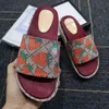 Quality Top Women Designer Embroidery Sandals Slippers Fashion Beach Thick Bottom Slipper Platform Alphabet Lady Sandal Leather Flat Slides