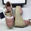 2022 مصمم صندل أسافين جلدية منصة قماش وحيد الأحذية عالية الكعب الصدري قش قش SSANDAL 35-42