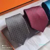 Дизайнерские мужчины Neck Shecing Mass Men's Silk Tie