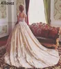 Arabie Saoudite Dubaï Princesse Robe De Bal Robes De Mariée Pour Femmes Champagne Satin Dentelle Appliqué Robe De Mariée Formelle Court Train Cap Manches Robes De Novia CL0905