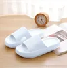 4 cm tjock plattform Kvinnor tofflor sommarstrand mjuk bild sandaler fritid m￤n inomhus badrumskor antislipshipping