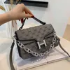 60% de réduction sur la vente en ligne en gros super bas polyvalent automne et hiver sens chaîne mode ins niche texture sac style étranger