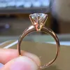 Кольцо с золотым цветом 18 тыс. Золотого кольца с 18 -километровым пакетом 20 -кара
