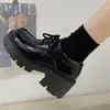 Mundure buty mała skórzana brytyjska dziewczyna Japońska dzika czarna retro Mary Jane Lolita Platforma Low Hee 220819