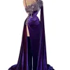 Abito da sera a sirena in velluto viola Couture Collo trasparente con perline Abiti da ballo in pizzo Robe De Soiree Side Split Dubai Abiti da cerimonia