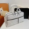 Bolsas masculinas femininas brancas Duffle Bags de grife para lazer e comércio Bolsa feminina de pele de carneiro Bolsa de boliche de alta capacidade Bolsa de ombro Grande Bolsa de viagem Bolsa de mão