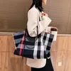 Borse a tracolla casual scozzesi in tessuto di cotone di grande capacità per le donne Borse a tracolla di moda di marca di lusso Designer Bolsos Sac 220819