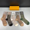 Erkek Çorap Mektubu Baskı Pamuk Nedensel Uzun Çoraplar Paris Stil Çift İlkbahar ve Yaz 2 Renk Butik Hediye Kutusu