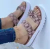 22gg نساء جديدات النعال الأوتاد الذهب Flip Flops Vacation Female Sandals Ladies Platform Beach Shoes حجم كبير 43