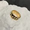 Mujer diseñador marcas de anillo casual anillos de lujo para hombres mujer mujer clásica joyería de letras doradas para regalos de fiesta 4 colores