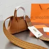 bolsas bolsa de jardim Bolsas de couro de nova camada padrão lichi Alça de ombro larga versátil Bolsa feminina portátil Messenger69