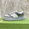 Vita pr￤glade skor stripe ess broderade m￤n l￤der casual sneaker