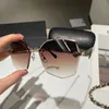 Okrągłe okulary przeciwsłoneczne skórzany łańcuch puste szklanki literowe damskie okulary przeciwsłoneczne gradient kolor męski