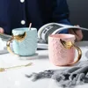 Tazza di caffè oro creativo ceramica del latte mattutino tazza da viaggio Regalo Christms per la fidanzata Table Table Home Decor 1pcs245n