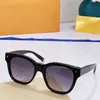 Óculos leves anti-azul óculos de sol Flores gravadas logotipo rebite tonalidades pretas ao ar livre Mulheres sexy mens z1525 Marca de luxo Goggle seni2514