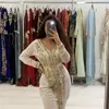 Elegante marokkanische Kaftan-Abendkleider mit goldenen Spitzenapplikationen, Kristallen, Perlen, langen Ärmeln, muslimische formelle Abendkleider, V-Ausschnitt, Türkei, Arabisch, Promi-Partykleid