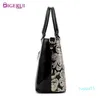 Designer Ladies Handbag Messenger Bag Style Outdoor Casual Fashion Presbiaópico One ombro Couro de Patente