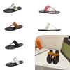 2022 Designer Mulher chinelos de sand￡lias de sand￡lias Bottoms Flip Flops Mulheres Moda de sand￡lia de luxo Flip-flops Roman Sandals Roman Sapatos de praia planos tamanhos de praia 35-42