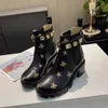 Черные ботильоны Martin Дизайнерские женские туфли на массивном каблуке Роскошные зимние ботинки на платформе с большими стразами и пряжкой на поясе EU40