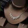 Boucles d'oreilles Collier Conception Simple Pavé Cubic Zirconia Pour Femmes Or Blanc Couleur Mode Feuilles Forme Bijoux Ensemble N-1422Earrings Boucles D'oreilles