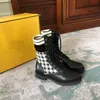 Mode Luxus schwarze Motorradstiefel Stricken Druck Logo Stoff Leder Martin Stiefel Elastizität Stoff Ärmel Frauen Schuhe Größe 35-42